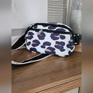 Stylish Women's Crossbody Bag - Black and White Animal Print